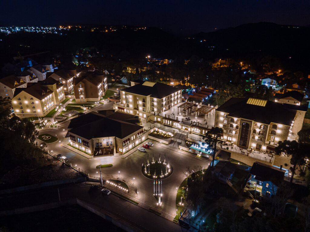 Tapete vermelho, moda e cinema: Vogue Celebra chega a Gramado