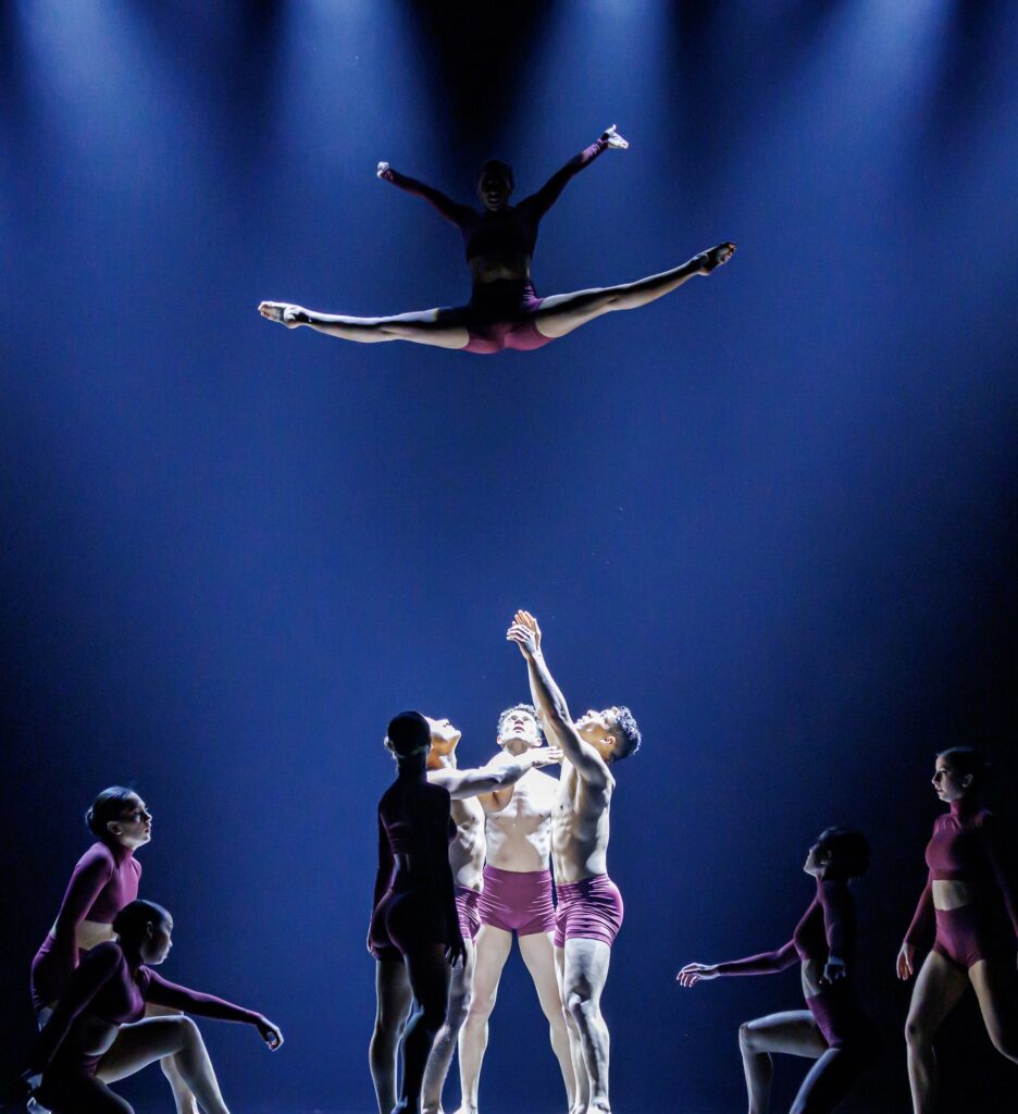Arts and Sports Academy apresenta coreografia premiada e solo inédito no Sul em Dança