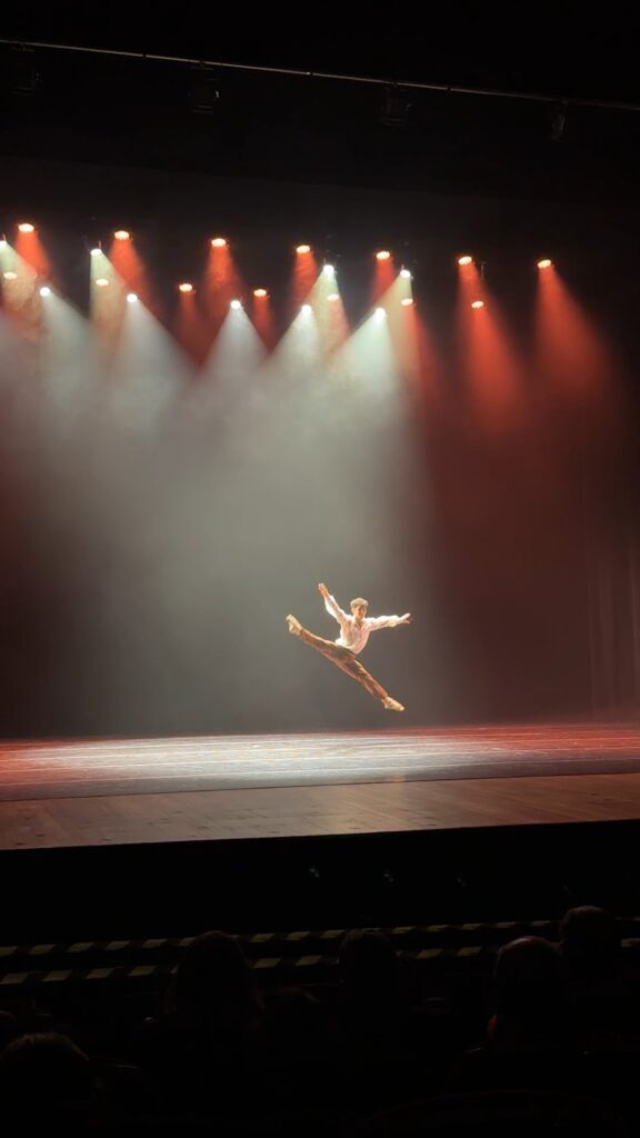 Bailarino da Arts and Sports Academy conquista vice-campeonato no Festival Sul em Dança